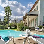 Сasa de vacaciones House With Pool In *