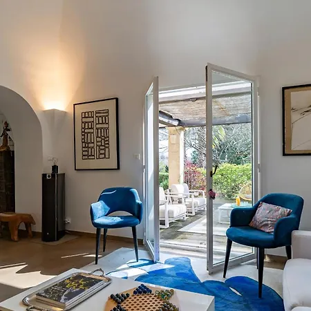 Vakantiehuis House With Pool In *