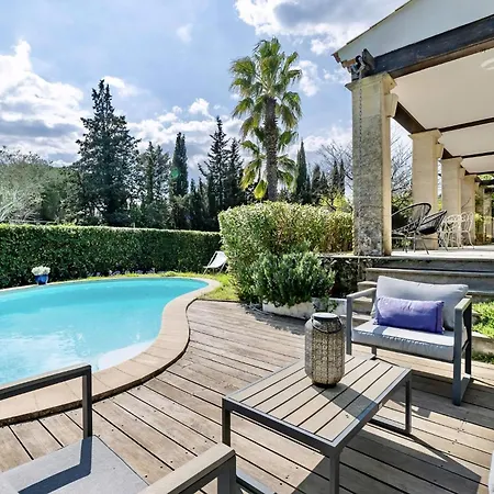 House With Pool In Feriehus